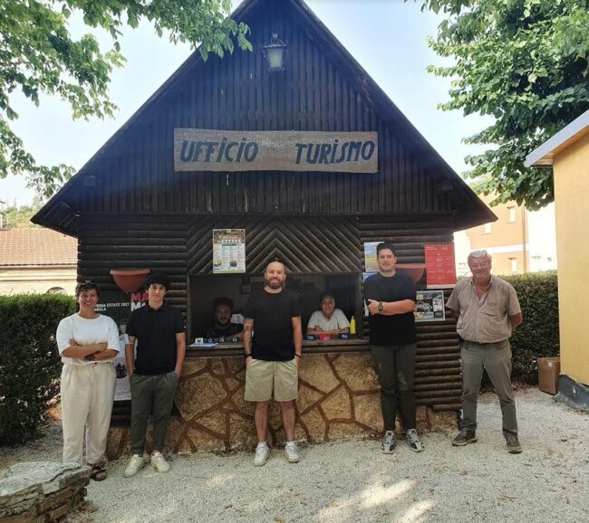 ufficio-turistico-5-comuni-caldarola-650x578