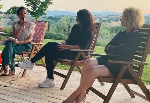Alessia Maracci e alcune partecipanti alle Serate al femminile