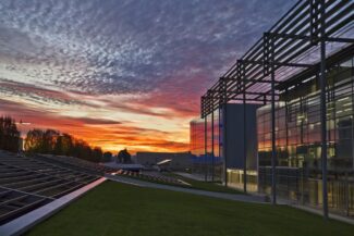 Headquarters-iGuzzini_01-325x217