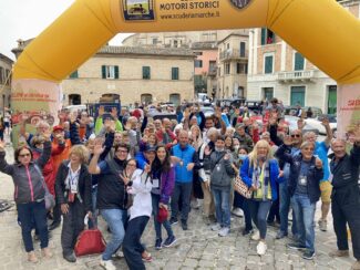 Il-saluto-degli-equipaggi-a-Montelupone