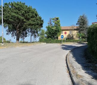 Rotatoria-viale-Amendola-Recanati-3-325x284