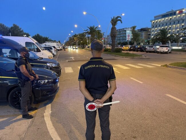 finanza-guardia-controlli-1-650x488