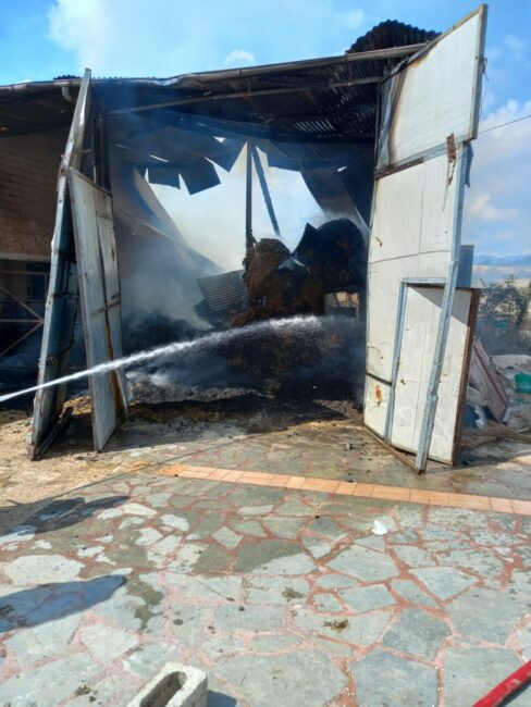 incendio-fienile-camporota-2-488x650