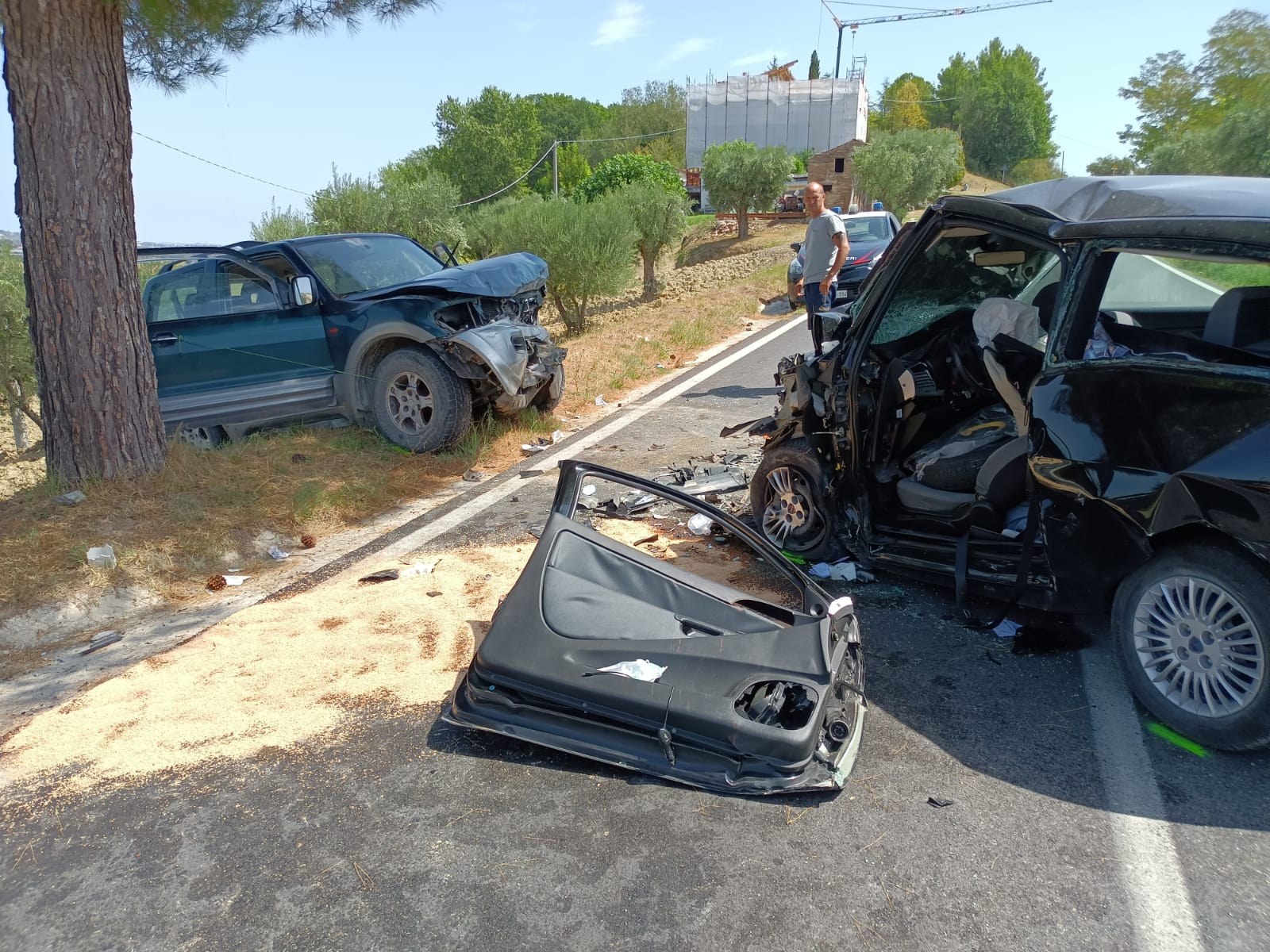 Frontale fra auto, tre feriti: due soccorsi in eliambulanza - Vimarsana News