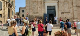 Turisti-Recanati-2021-325x146