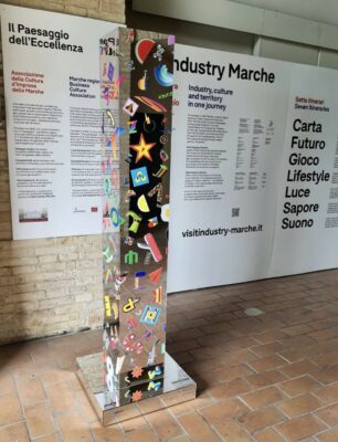 Una-delle-sculture-di-Marini-esposta-al-pubblico-nel-Palazzo-del-Comune-di-Recanati-