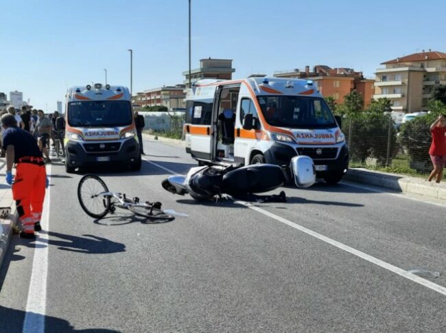 scontro-porto-recanati-scooter-bici-3-e1630831862430-650x485