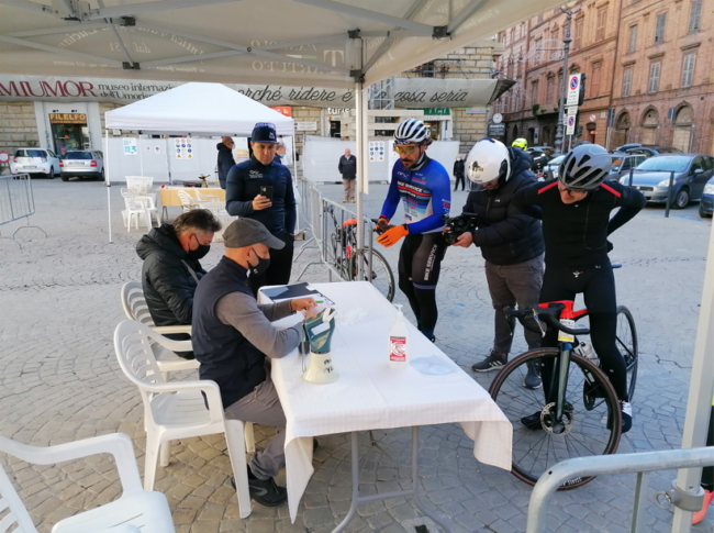 Granfondo-1-650x485