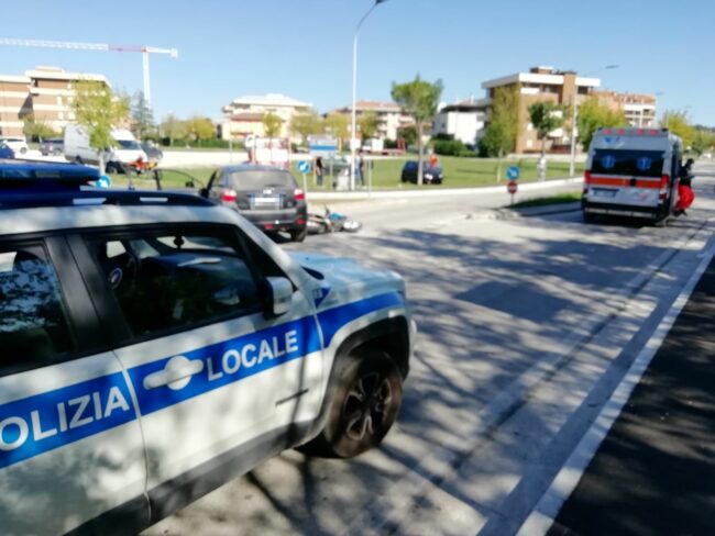Incidente-viale-varsavia-san-severino-2-650x488