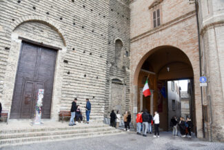 PiaggiaDellUniversita_Unimc_FF-1-325x217