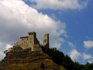 Rocca-Varano-2-325x244