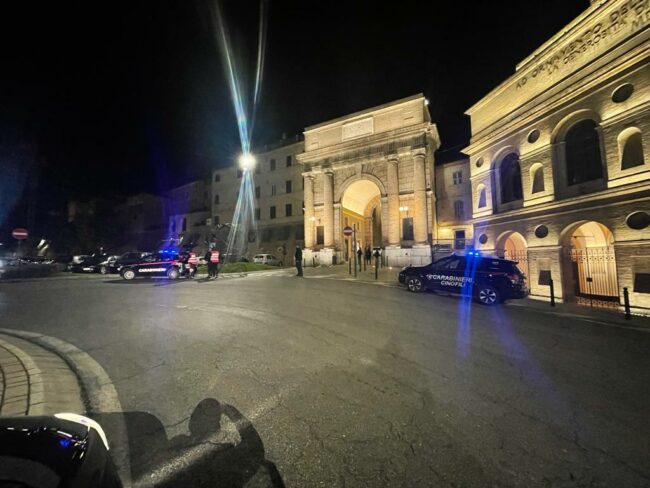 carabinieri-controlli-archivio-arkiv-macerata