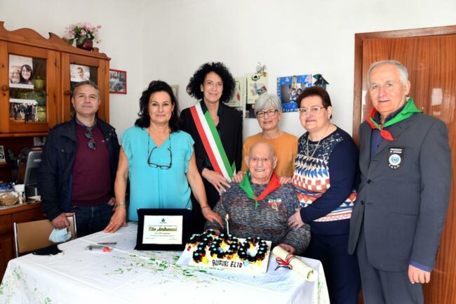 elio-andreozzi-100anni-mogliano-3-650x433
