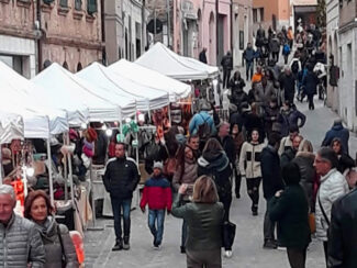 Mercatini-Natalizi-Recanati--e1637333503330-325x244