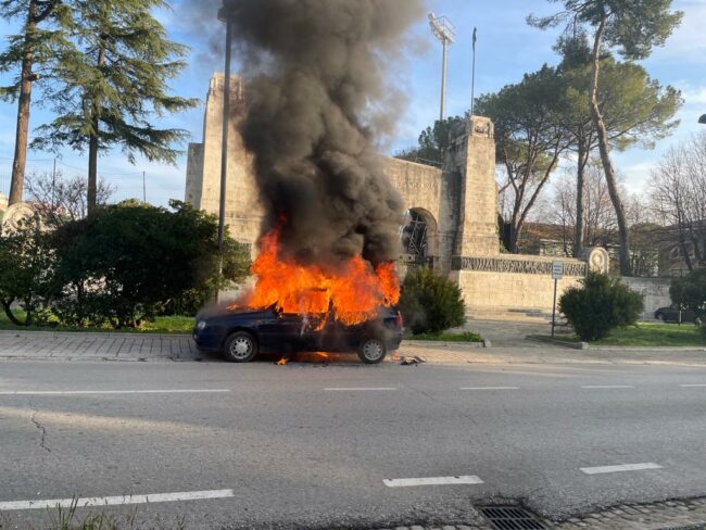 auto-a-fuoco-tolentino