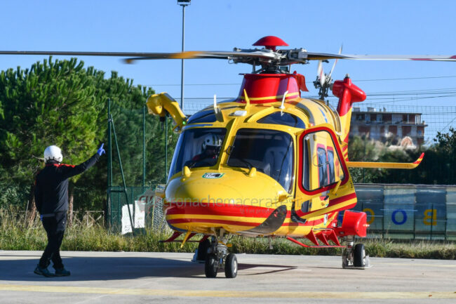incidente-investimento-via-martiri-di-belfiore-eliambulanza-civitanova-FDM-3-650x433