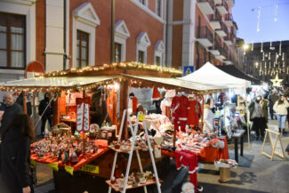 CorsoCairoli_Natale_Mercatini_FF-11-325x217