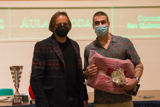 Lorenzo-Campanelli-premia-Emanuele-Salvucci