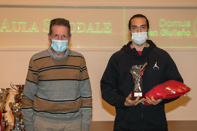 Sergio-Biagetti-premia-Lorenzo-Angelini