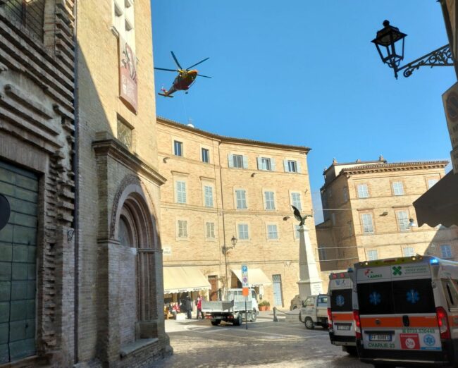 eliambulanza-mogliano2-e1643017503880-650x522