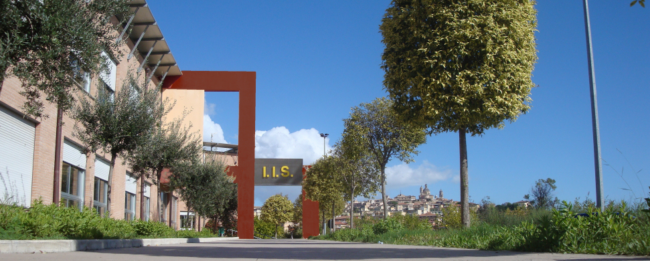 iis_matteo_ricci_esterno