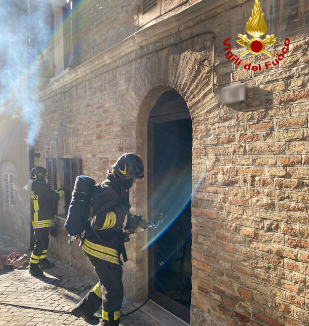incendio-morrovalle-e1643482225558-617x650