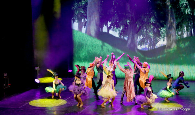 alice_in_wonderland-11-650x386