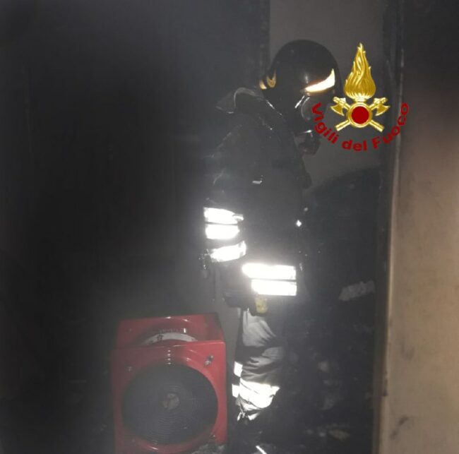 incendio-appartamento-via-ghino-valenti