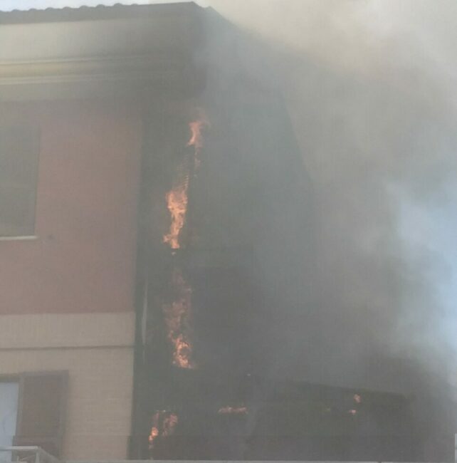 incendio-colsalvatico-castelraimondo-e1644584695602-642x650