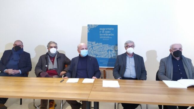 presentazione-mappe-storiche-macerata1-650x366