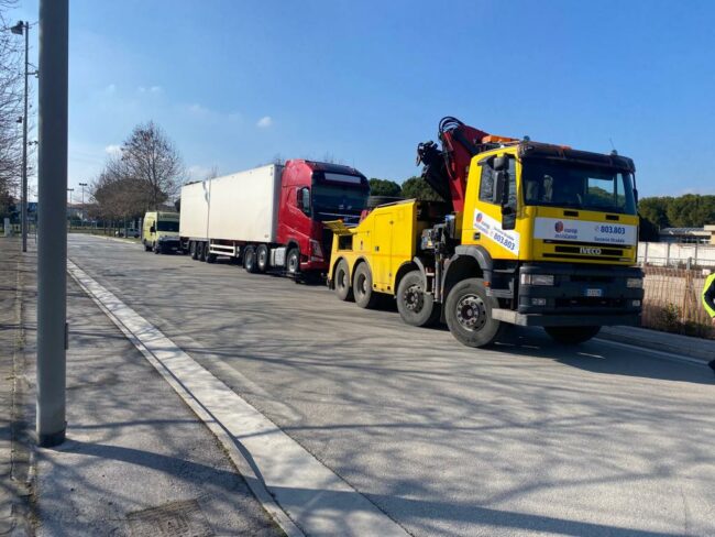 rimozione-tir-2-650x488