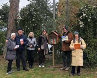 La-casetta-dei-libri-inaugurata-a-Treia-1-e1647529184213-325x261