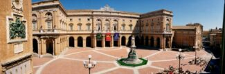 Municipio-piazza-Leopardi-Recanati-foto-tanoni-1600x533-1-325x108