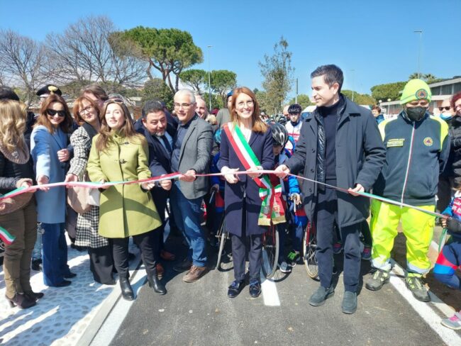 Taglio-del-nastro