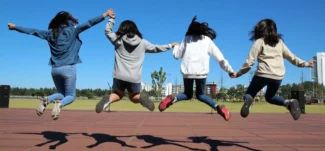 adolescenti-felici-1160x540-1-325x151