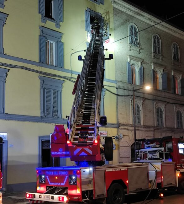 incendio-corso-cavour-6-e1647293997165-587x650