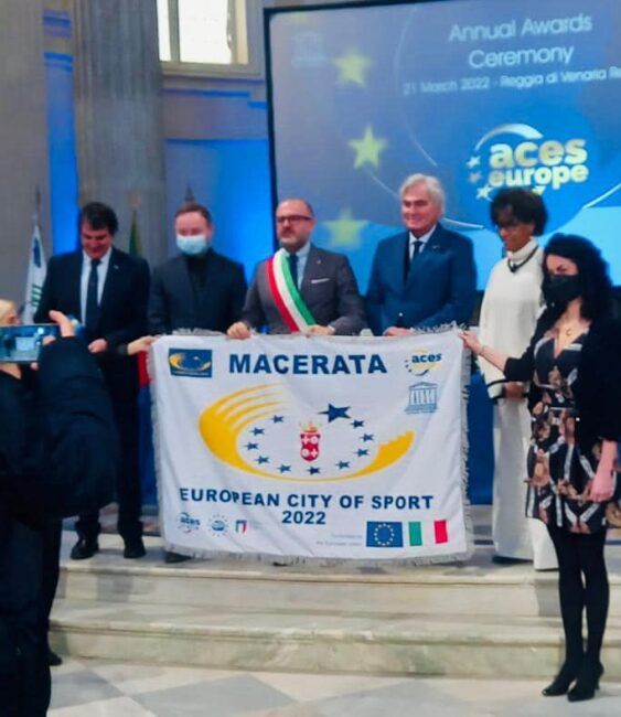 macerata-bandiera-citta-europea-dello-sport-2-563x650