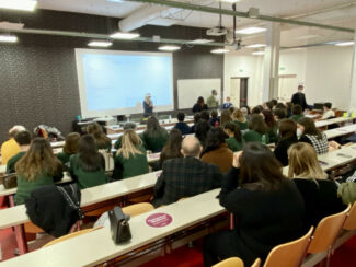 studenti_unimc-3-325x244