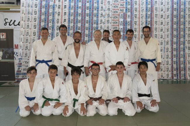 Alcuni-allievi-del-dojo-kenshiro-Abbe