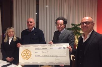 ROTARY-HOSPICE-IMG_1462-325x216