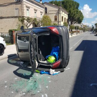 auto-ribaltata-sforzacosta2-325x325