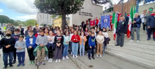 cerimonia-25-aprile-liberazione-san-severino-13-650x293