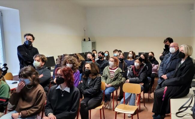 incontro-liceo-recanati-con-mamiani
