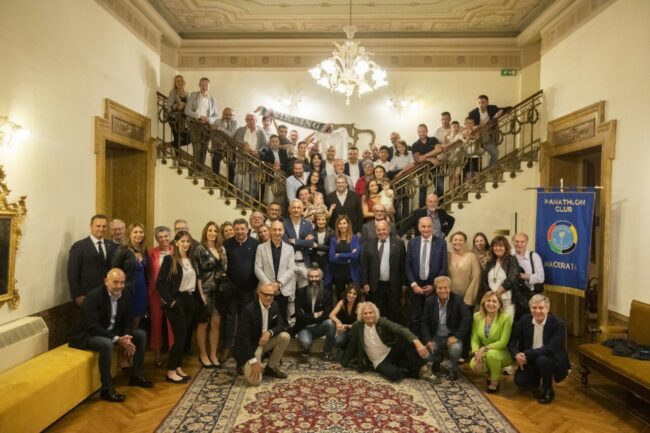 I-partecipanti-alla-conviviale