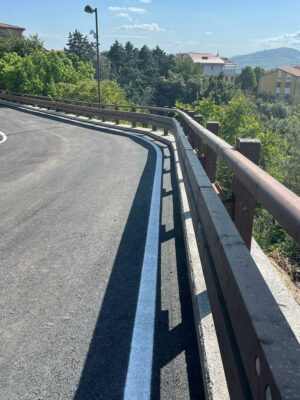 Il-tratto-di-strada-nuovamente-transitabile-tra-tra-porta-Vallesacco-e-Viale-Unita-dItalia