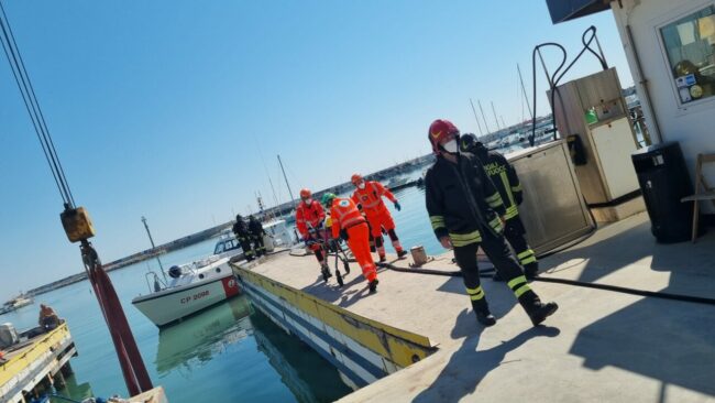 esercitazione-porto-civitanova-incendio-10-650x366