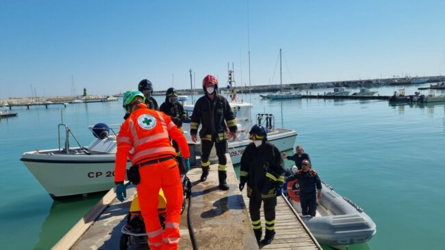 esercitazione-porto-civitanova-incendio-11-650x366