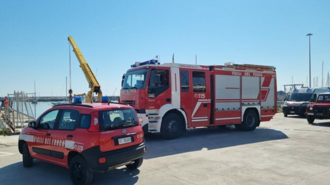 esercitazione-porto-civitanova-incendio-20-650x366