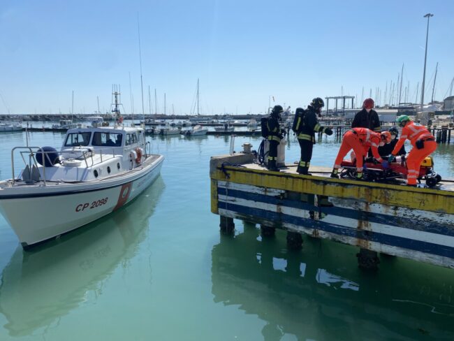 esercitazione-porto-civitanova-incendio-7-650x488