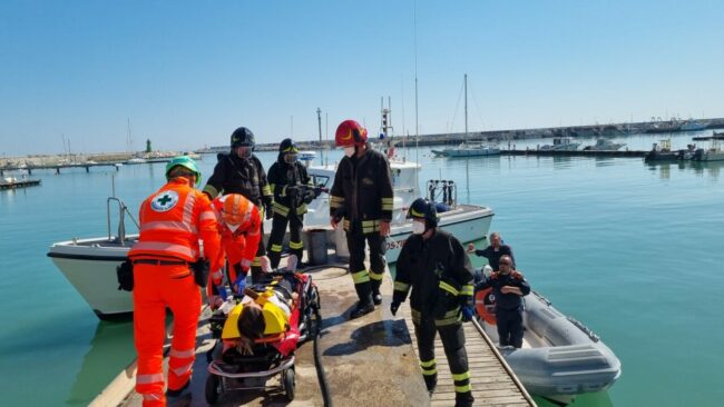 esercitazione-porto-civitanova-incendio-9-650x366